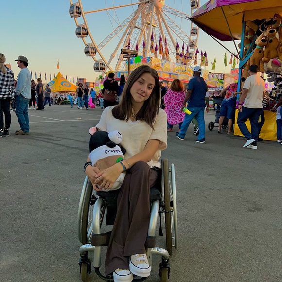 Meet your Posher, Kaylyn - Picture 3 of 4